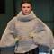 V�t�zka sout�e Top Styl Designer p�edstavila svetr jako model