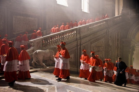 FOTKA - Andl & dmoni  Nejsteenj tajemstv svta se ukrv ve Vatiknu!