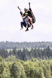 FOTKA - Krsky na paraglidu a v objet Blch Tygr