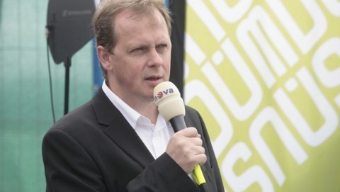 FOTKA - O dm sn bojuje 10 pr, zsk ho jen jeden