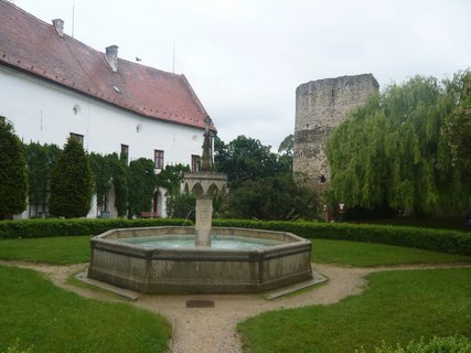 FOTKA - Hrad Btov najdete u Vranovsk pehrady