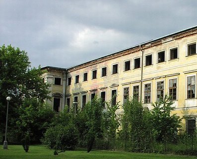 FOTKA - Dlouh Louka se zmkem a vesnickou zbavou