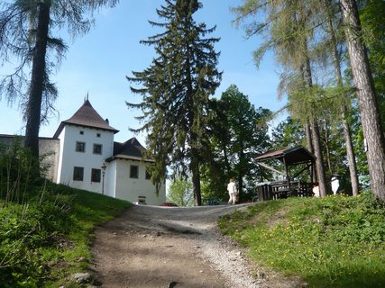 FOTKA - V lesch u hradu Landtejn naleznete vojensk bunkry