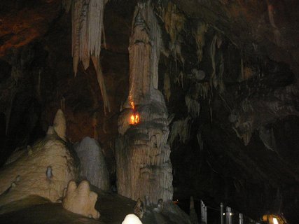 FOTKA - Moravsk kras s adou krasovch tvar, jeskyn a podzemnch ek
