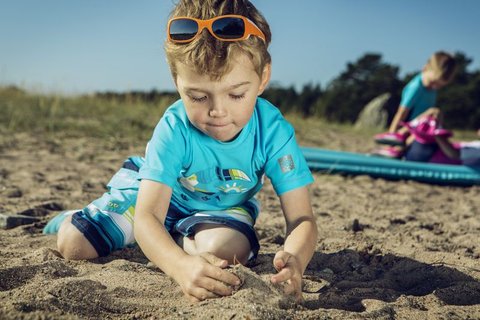 FOTKA - Hit tohoto lta: UV obleen, aby vae dti slunko nebolelo!