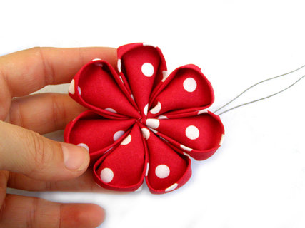 FOTKA - Vyrob si sama: Kvtinu Kanzashi