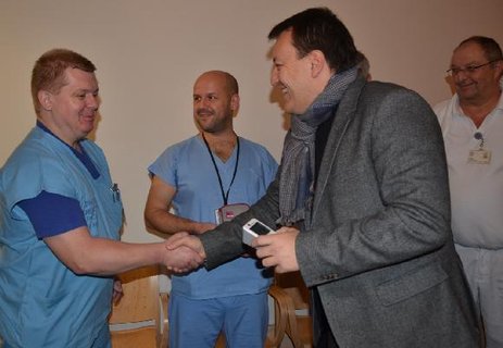 FOTKA - Aquapura nadan fond pomohl Fakultn nemocnici Hradec Krlov
