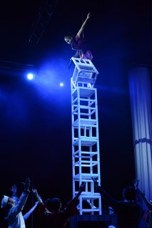 FOTKA - nsk nrodn cirkus v akrobatick show SHANGHAI NIGHTS 2014