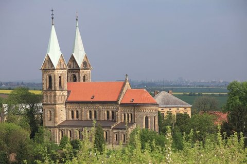 FOTKA - Kostel Nanebevzet Panny Marie v Grunt