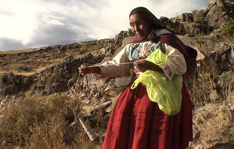FOTKA - esk stopy na behu bjnho jezera Titicaca
