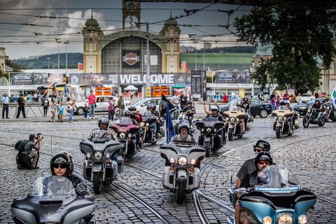 FOTKA - Proijte z s Harley-Davidson na Prague Harley Days a Jack Daniels presents Burgerfest