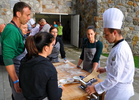 FOTKA - Sejdte se s kolegy v horch, udlejte kus prce a pobavte se!