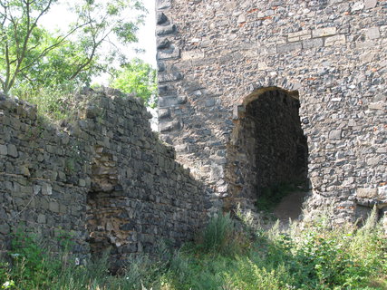 FOTKA - Zcenina hradu Lestkov-Egerberg a Pertejn