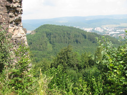 FOTKA - Zcenina hradu Lestkov-Egerberg a Pertejn