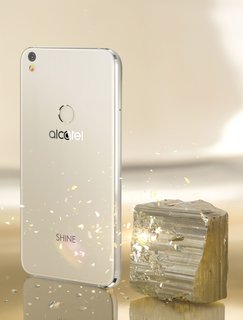 FOTKA - Stylov telefon Alcatel SHINE LITE  nebojte se zazit