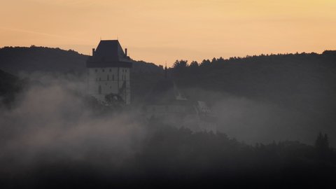 FOTKA - Nrodn klenoty II - Karltejn  Csask klenotnice