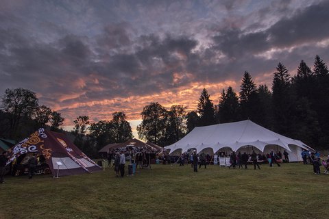 FOTKA - Zpjemnte si konec lta nadivadelnm festivalu pod apit ve Velkch Karlovicch