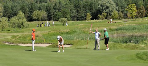 FOTKA - Golfist podpoili nadan fond AQUAPURA