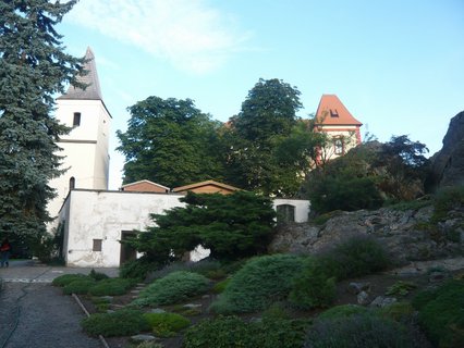 FOTKA - Hrad Kmen s pekrsnou zahradou