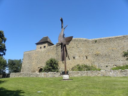 FOTKA - Hrad Helftn s nejdelmi hradebnmi zdmi v esk republice