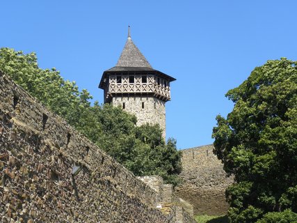 FOTKA - Hrad Helftn s nejdelmi hradebnmi zdmi v esk republice