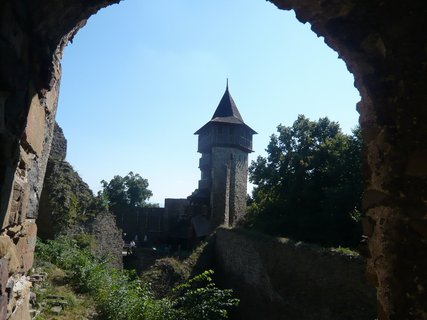 FOTKA - Hrad Helftn s nejdelmi hradebnmi zdmi v esk republice