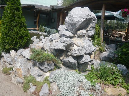 FOTKA - Funkn i dekorativn kameny v zahrad