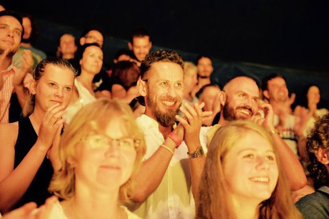 FOTKA - Letn Letn odstartovala velkolepm narozeninovm open air pedstavenm