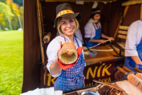 FOTKA - Soutte o nejlep frgl a klobsu na Karlovskm gastrofestivalu