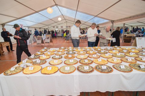 FOTKA - Soutte o nejlep frgl a klobsu na Karlovskm gastrofestivalu