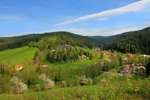 FOTKA - Naute se bhat sMiloem korpilem ve Velkch Karlovicch