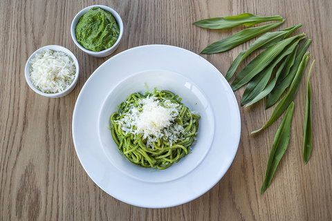 FOTKA - Vyuijte medvd esnek v kuchyni! Uvate si polvku nebo vyrobte pesto