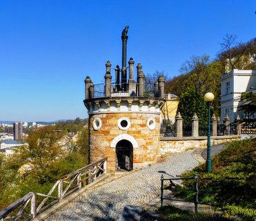 FOTKA - Toulky jarn prodou  Karlovy Vary