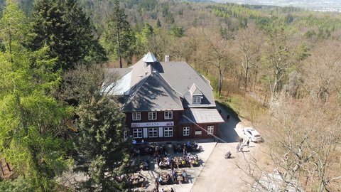 FOTKA - Toulky jarn prodou  Karlovy Vary