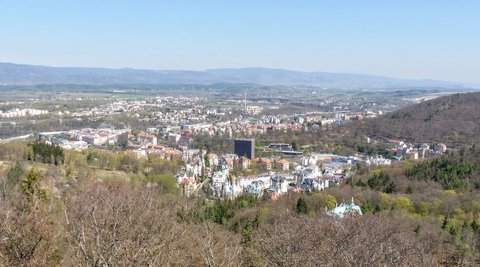 FOTKA - Toulky jarn prodou  Karlovy Vary