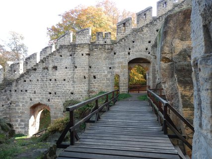 FOTKA - Zcenina hradu Helfenburk (Hrdek) u ښtka