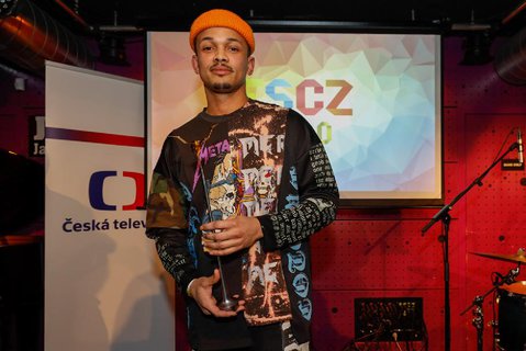 FOTKA - Benny Cristo m do Rotterdamu na Eurovision Song Contest 2020