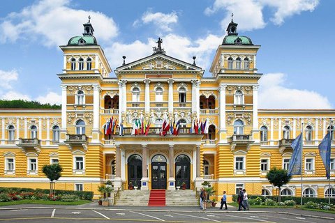 FOTKA - Novorenesann hotel Nov Lzn nabdne ptihvzdikovou pi i tm nejnronjm klientm