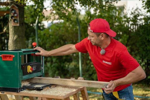 FOTKA - Libovky Pepy Libickho: pohovka ve tvaru loky