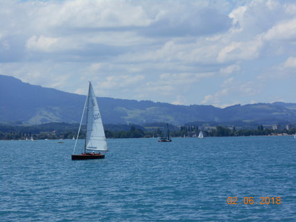 FOTKA - Prohldka jezernho hradu Oberhofen a plavba do Spiezu