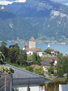 FOTKA - Prohldka jezernho hradu Oberhofen a plavba do Spiezu