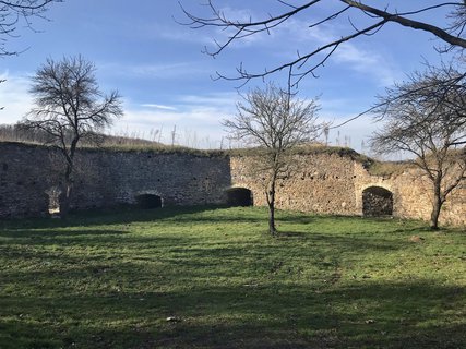 FOTKA - Zcenina hradu Lichnice