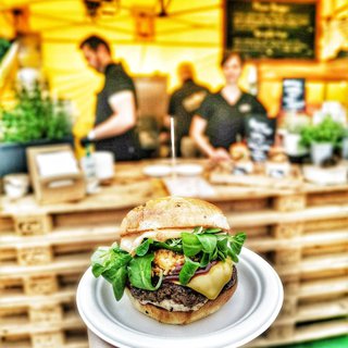 FOTKA - Burger Street Festival se vrac do Zlna, nabdne i zlnsk burger