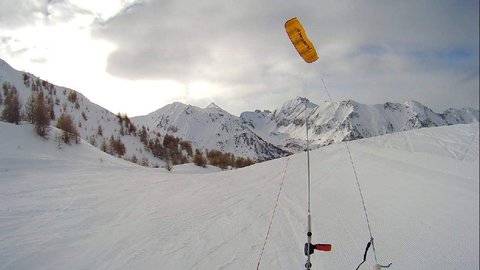 FOTKA - Kiting, rychle se rozvjejc adrenalinov sport