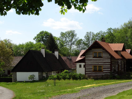 FOTKA - Prochzka v okol hradu Kost