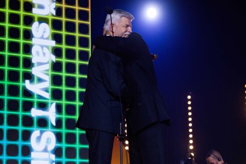 FOTKA - Zdeka Svrka do Sn slvy uvedl prezident Petr Pavel