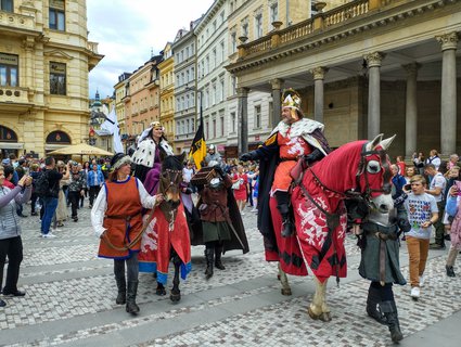 FOTKA - Zahjen 666. lzesk sezony Karlovy Vary