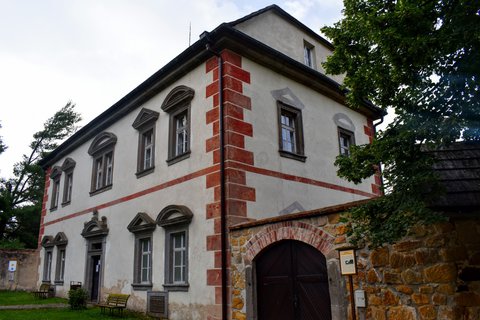 FOTKA - Lipovou alej k zmku Lemberk