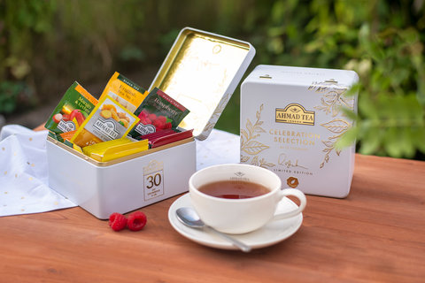 FOTKA - Oslavte 30. vro AHMAD TEA s rozmanitou drkovou adou CELEBRATION!