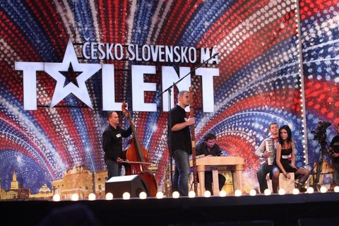 FOTKA - esko Slovensko m talent  nekomunikativn silk a odvn skoky za zvuku bubn